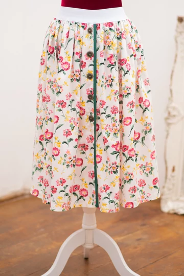 tavaszi_viragos_lobogos_szoknya_upcycled_zerowaste_