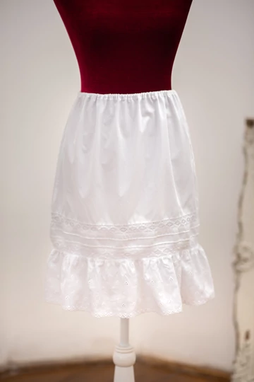 natalia- kis_szoknya_upcycled_zerowaste_fenntarhatodivat