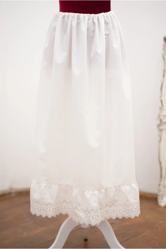 natalia-tortfeher-szoknya-upcycledskirt